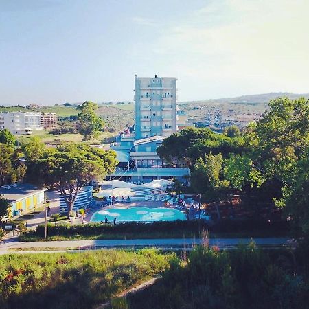 Hotel Perrozzi Vasto Exterior photo